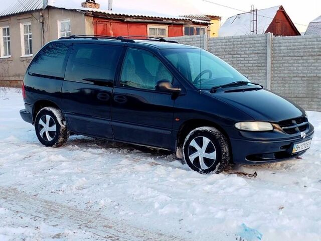Чорний Додж Caravan, об'ємом двигуна 2.5 л та пробігом 320 тис. км за 2800 $, фото 1 на Automoto.ua