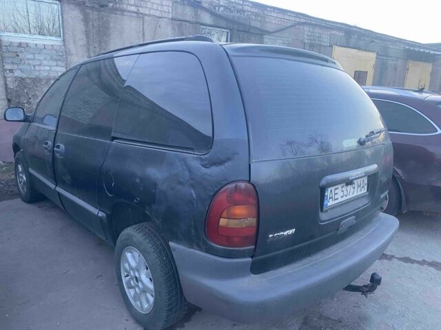 Чорний Додж Caravan, об'ємом двигуна 4.3 л та пробігом 250 тис. км за 2300 $, фото 1 на Automoto.ua