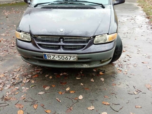 Серый Додж Караван, объемом двигателя 0 л и пробегом 330 тыс. км за 1500 $, фото 1 на Automoto.ua