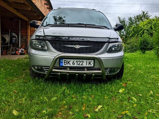 Сірий Додж Caravan, об'ємом двигуна 2.5 л та пробігом 295 тис. км за 3200 $, фото 1 на Automoto.ua