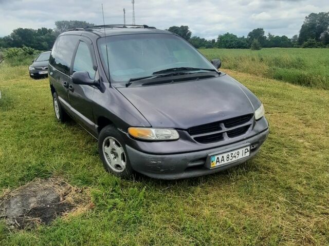 Синий Додж Караван, объемом двигателя 3.3 л и пробегом 350 тыс. км за 4500 $, фото 1 на Automoto.ua