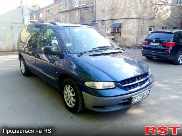 Синій Додж Caravan, об'ємом двигуна 2.5 л та пробігом 342 тис. км за 2800 $, фото 1 на Automoto.ua