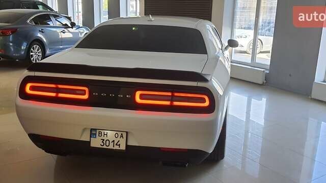 Белый Додж Челенджер, объемом двигателя 0 л и пробегом 58 тыс. км за 23000 $, фото 1 на Automoto.ua
