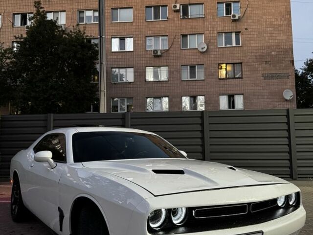 Білий Додж Challenger, об'ємом двигуна 3.6 л та пробігом 126 тис. км за 19933 $, фото 1 на Automoto.ua