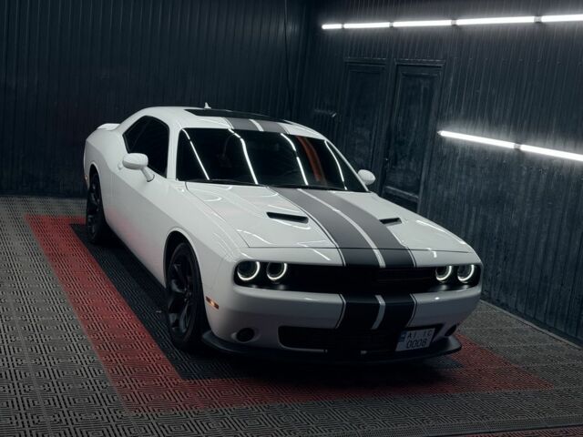 Білий Додж Challenger, об'ємом двигуна 3.6 л та пробігом 90 тис. км за 21512 $, фото 1 на Automoto.ua