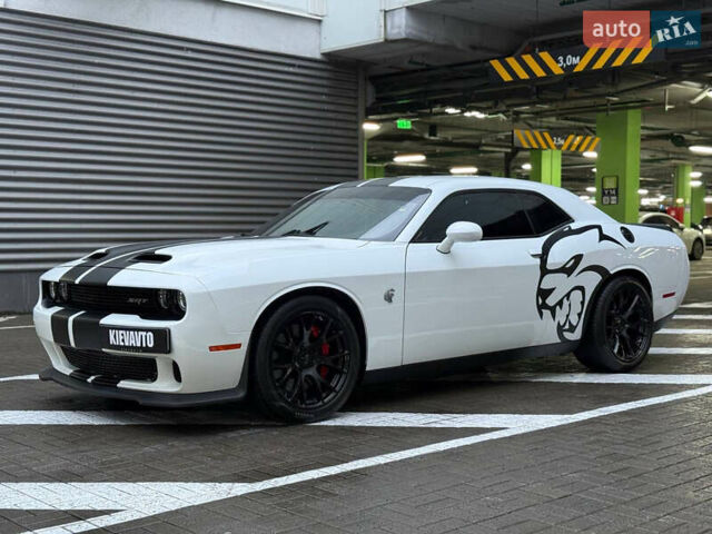 Белый Додж Челенджер, объемом двигателя 5.7 л и пробегом 90 тыс. км за 29900 $, фото 1 на Automoto.ua