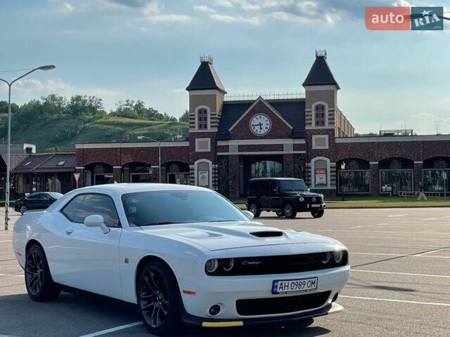 Білий Додж Challenger, об'ємом двигуна 6.4 л та пробігом 30 тис. км за 35000 $, фото 1 на Automoto.ua