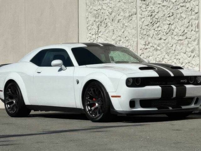 Білий Додж Challenger, об'ємом двигуна 6.2 л та пробігом 30 тис. км за 4900 $, фото 1 на Automoto.ua