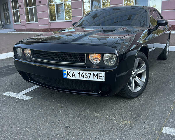 Черный Додж Челенджер, объемом двигателя 3.6 л и пробегом 312 тыс. км за 12900 $, фото 1 на Automoto.ua