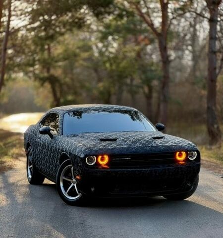 Чорний Додж Challenger, об'ємом двигуна 3.6 л та пробігом 212 тис. км за 15000 $, фото 1 на Automoto.ua