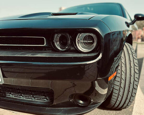 Черный Додж Челенджер, объемом двигателя 3.56 л и пробегом 110 тыс. км за 17000 $, фото 1 на Automoto.ua