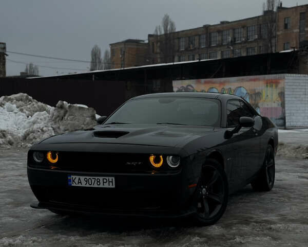 Чорний Додж Challenger, об'ємом двигуна 5.7 л та пробігом 182 тис. км за 24300 $, фото 1 на Automoto.ua