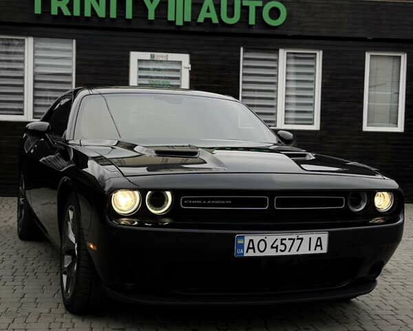 Черный Додж Челенджер, объемом двигателя 3.6 л и пробегом 153 тыс. км за 18500 $, фото 1 на Automoto.ua