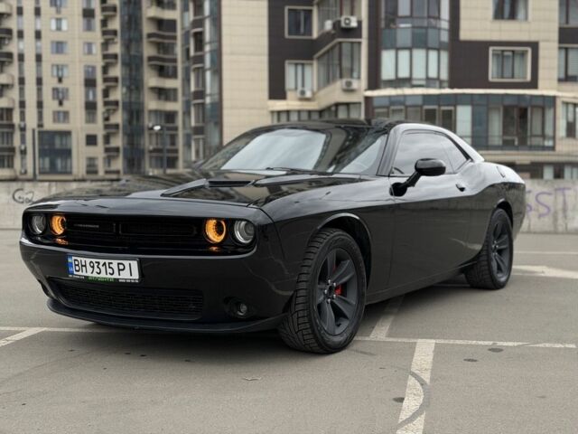 Чорний Додж Challenger, об'ємом двигуна 3.6 л та пробігом 198 тис. км за 15999 $, фото 1 на Automoto.ua