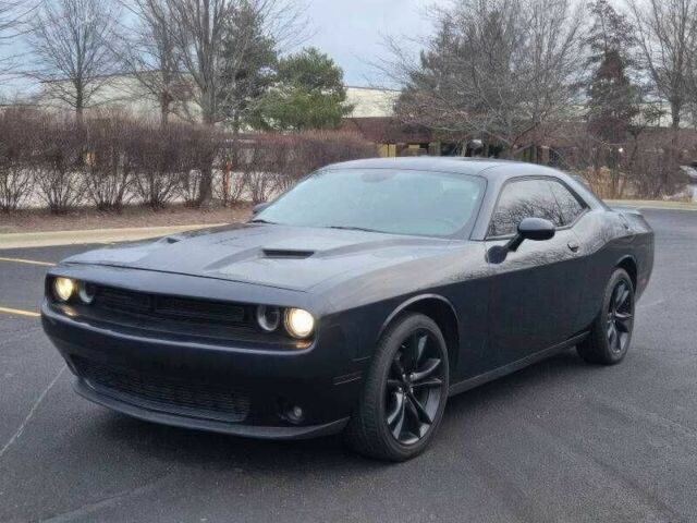 Черный Додж Челенджер, объемом двигателя 3.6 л и пробегом 110 тыс. км за 15200 $, фото 1 на Automoto.ua