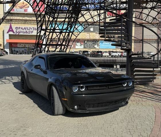 Чорний Додж Challenger, об'ємом двигуна 3.6 л та пробігом 1 тис. км за 20000 $, фото 1 на Automoto.ua