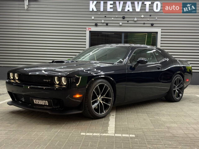 Чорний Додж Challenger, об'ємом двигуна 6.4 л та пробігом 26 тис. км за 28000 $, фото 1 на Automoto.ua