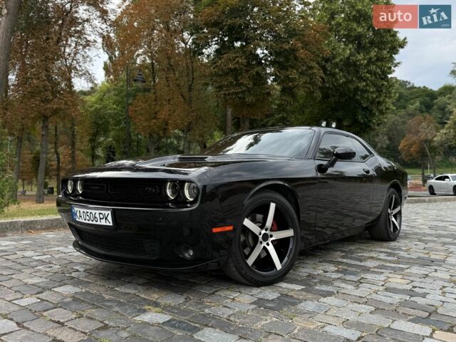 Чорний Додж Challenger, об'ємом двигуна 5.65 л та пробігом 138 тис. км за 23000 $, фото 1 на Automoto.ua