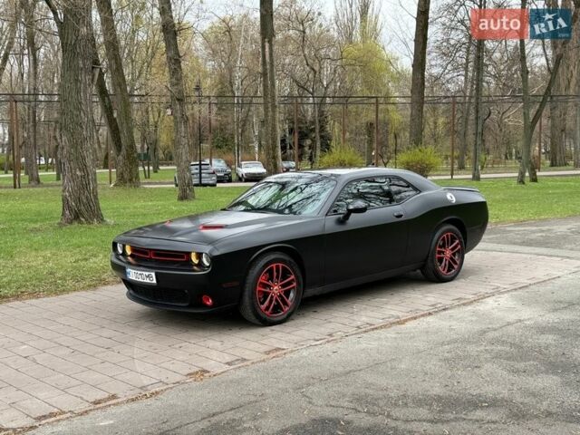 Чорний Додж Challenger, об'ємом двигуна 3.6 л та пробігом 49 тис. км за 24850 $, фото 1 на Automoto.ua