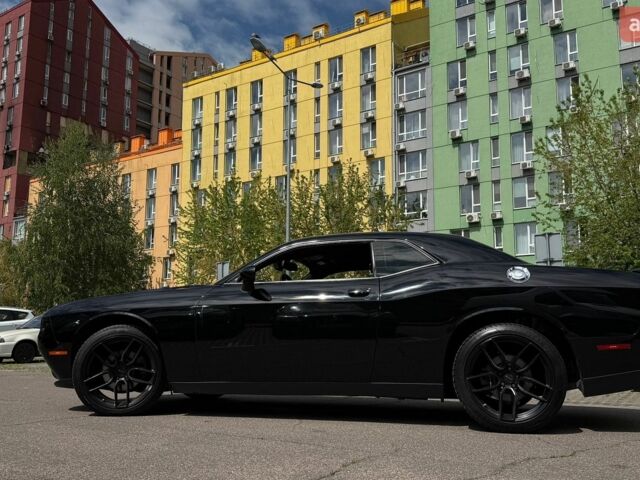 Чорний Додж Challenger, об'ємом двигуна 3.6 л та пробігом 114 тис. км за 17500 $, фото 1 на Automoto.ua