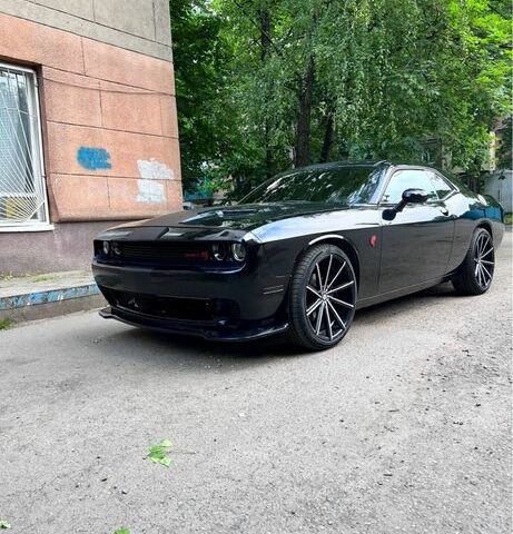 Черный Додж Челенджер, объемом двигателя 3.6 л и пробегом 90 тыс. км за 18000 $, фото 1 на Automoto.ua