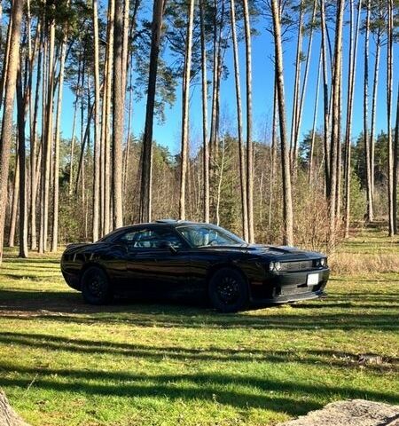 Черный Додж Челенджер, объемом двигателя 3.6 л и пробегом 65 тыс. км за 15000 $, фото 1 на Automoto.ua