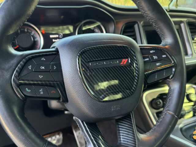 Чорний Додж Challenger, об'ємом двигуна 3.6 л та пробігом 163 тис. км за 23500 $, фото 1 на Automoto.ua