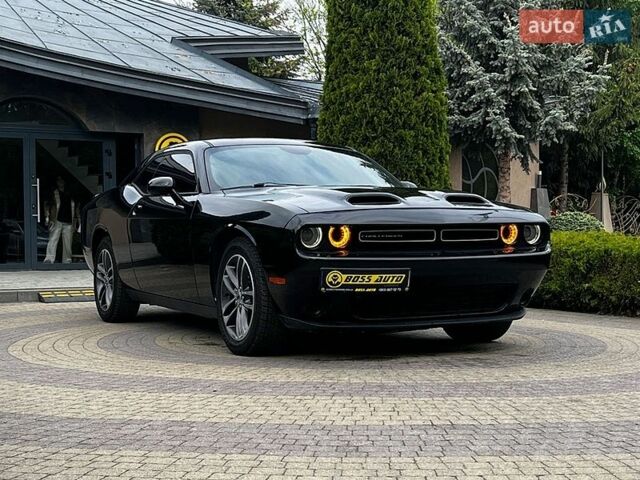 Черный Додж Челенджер, объемом двигателя 3.6 л и пробегом 135 тыс. км за 19900 $, фото 1 на Automoto.ua