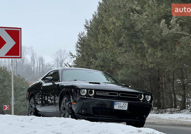 Черный Додж Челенджер, объемом двигателя 3.6 л и пробегом 103 тыс. км за 22800 $, фото 1 на Automoto.ua