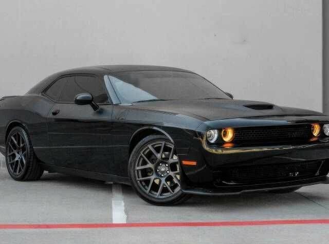 Черный Додж Челенджер, объемом двигателя 5.7 л и пробегом 89 тыс. км за 8200 $, фото 1 на Automoto.ua