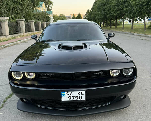 Черный Додж Челенджер, объемом двигателя 6.4 л и пробегом 60 тыс. км за 51000 $, фото 1 на Automoto.ua