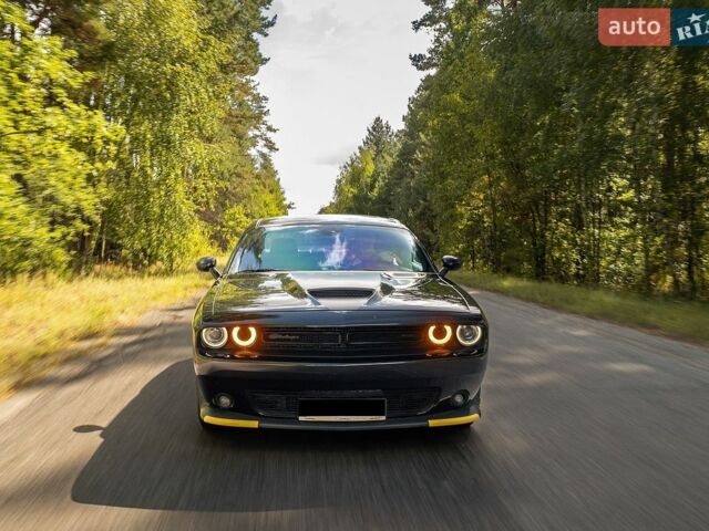Чорний Додж Challenger, об'ємом двигуна 3.6 л та пробігом 90 тис. км за 30900 $, фото 1 на Automoto.ua