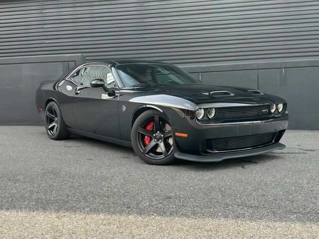 Чорний Додж Challenger, об'ємом двигуна 6.2 л та пробігом 31 тис. км за 43200 $, фото 1 на Automoto.ua