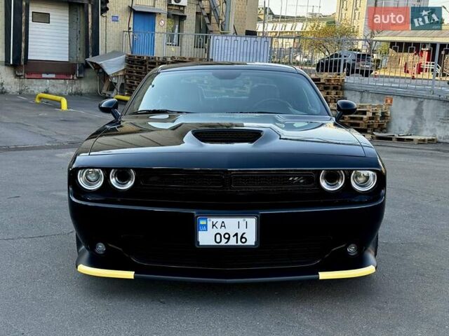 Чорний Додж Challenger, об'ємом двигуна 5.65 л та пробігом 12 тис. км за 38000 $, фото 1 на Automoto.ua