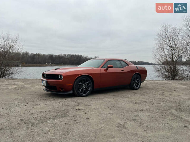 Коричневый Додж Челенджер, объемом двигателя 5.65 л и пробегом 64 тыс. км за 28000 $, фото 1 на Automoto.ua