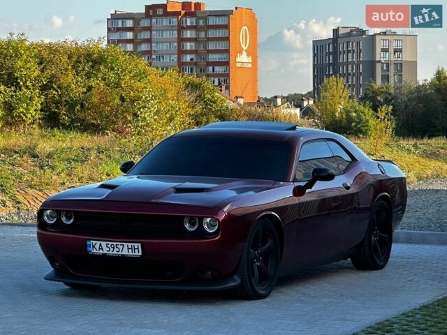 Червоний Додж Challenger, об'ємом двигуна 5.7 л та пробігом 73 тис. км за 17999 $, фото 1 на Automoto.ua