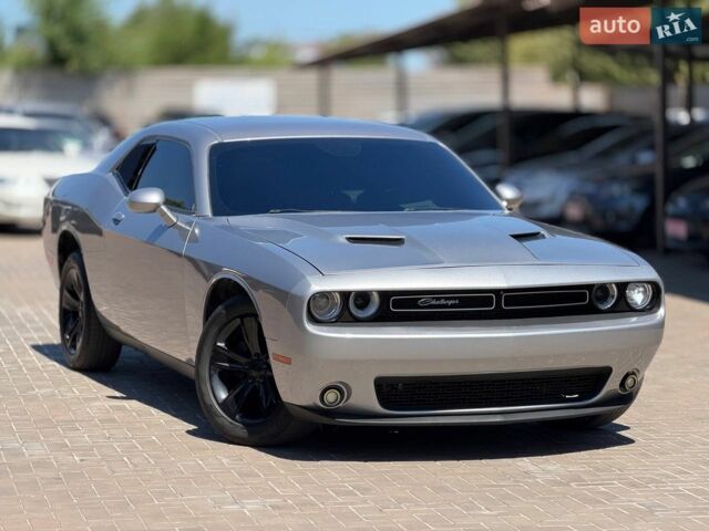 Сірий Додж Challenger, об'ємом двигуна 3.6 л та пробігом 140 тис. км за 15500 $, фото 1 на Automoto.ua