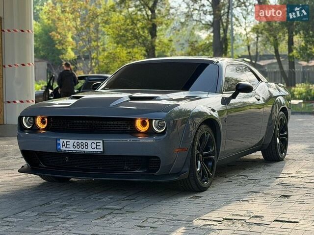 Серый Додж Челенджер, объемом двигателя 3.6 л и пробегом 45 тыс. км за 29500 $, фото 1 на Automoto.ua
