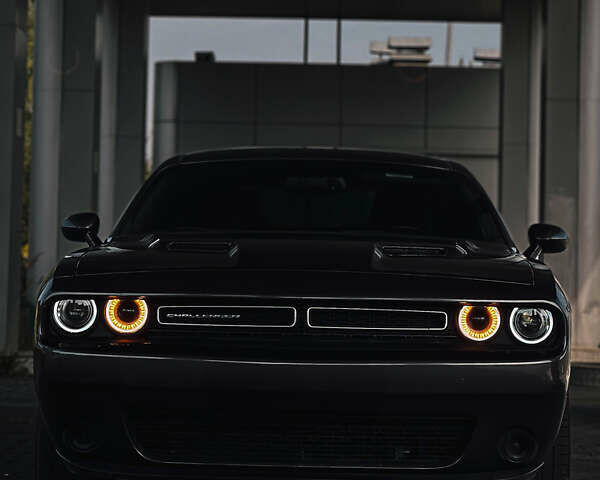 Сірий Додж Challenger, об'ємом двигуна 3.6 л та пробігом 136 тис. км за 17100 $, фото 1 на Automoto.ua
