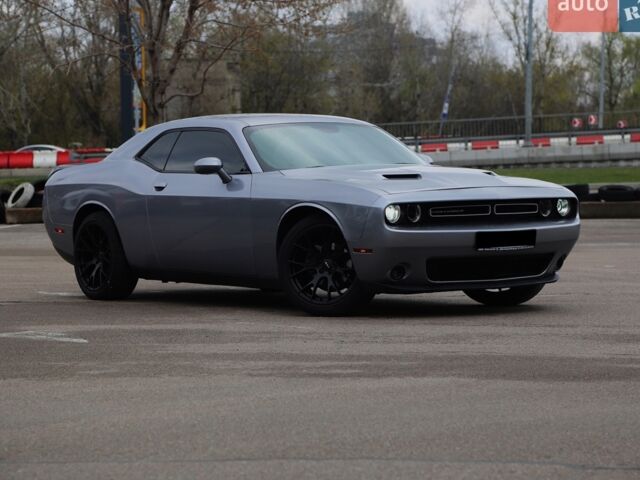 Сірий Додж Challenger, об'ємом двигуна 3.6 л та пробігом 137 тис. км за 15500 $, фото 1 на Automoto.ua