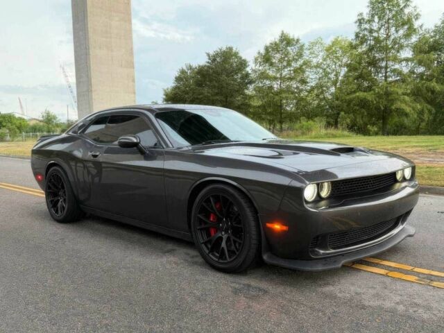 Серый Додж Челенджер, объемом двигателя 6.2 л и пробегом 78 тыс. км за 16800 $, фото 1 на Automoto.ua
