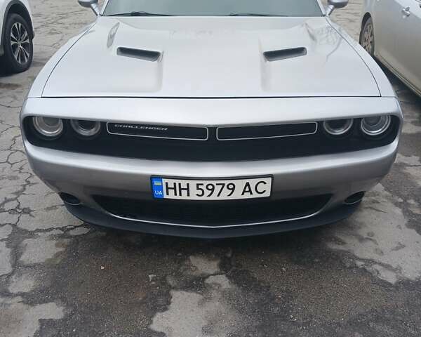 Сірий Додж Challenger, об'ємом двигуна 3.6 л та пробігом 225 тис. км за 18000 $, фото 1 на Automoto.ua