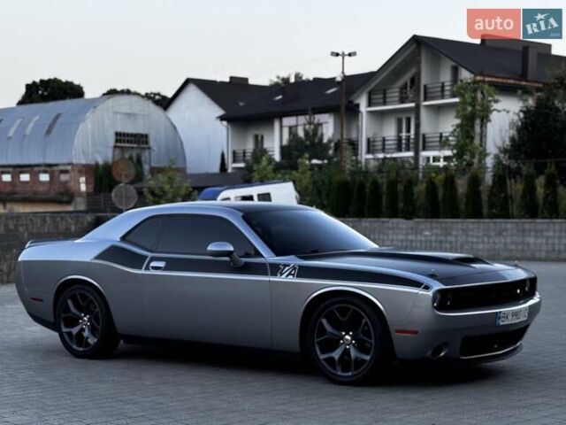 Сірий Додж Challenger, об'ємом двигуна 5.65 л та пробігом 96 тис. км за 31000 $, фото 1 на Automoto.ua
