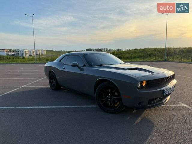 Серый Додж Челенджер, объемом двигателя 3.6 л и пробегом 139 тыс. км за 21300 $, фото 1 на Automoto.ua