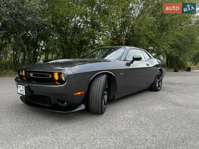 Сірий Додж Challenger, об'ємом двигуна 5.65 л та пробігом 95 тис. км за 25500 $, фото 1 на Automoto.ua