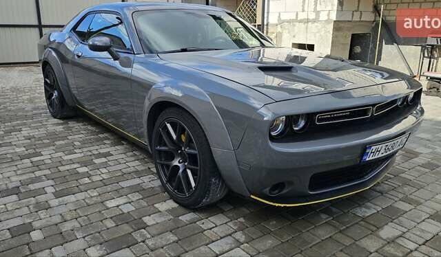 Серый Додж Челенджер, объемом двигателя 3.6 л и пробегом 135 тыс. км за 22000 $, фото 1 на Automoto.ua