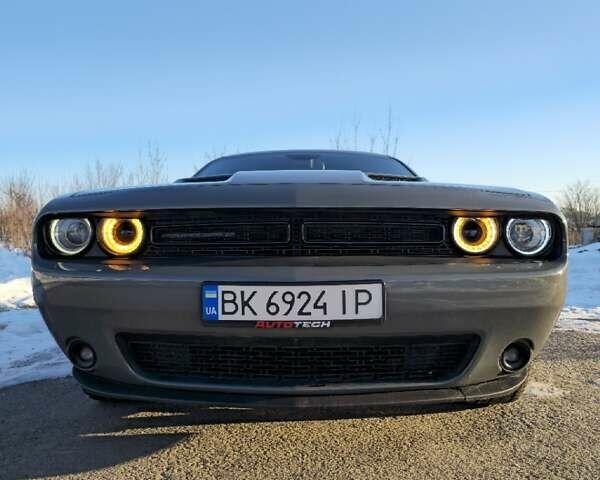 Сірий Додж Challenger, об'ємом двигуна 3.6 л та пробігом 150 тис. км за 20200 $, фото 1 на Automoto.ua