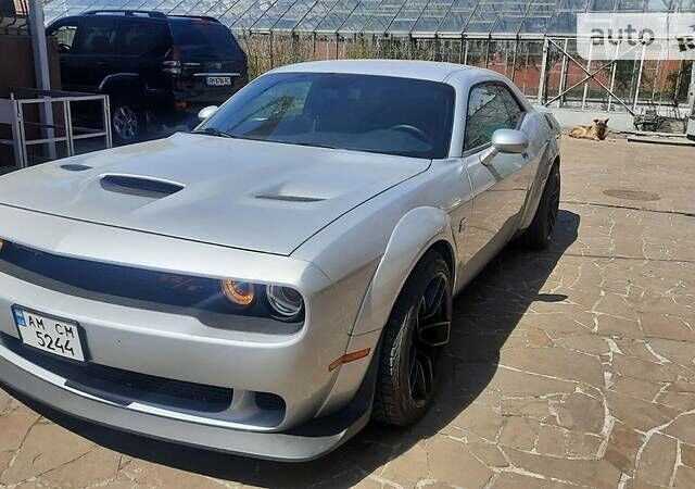 Серый Додж Челенджер, объемом двигателя 6.4 л и пробегом 46 тыс. км за 42000 $, фото 1 на Automoto.ua