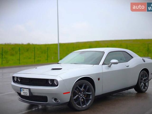 Серый Додж Челенджер, объемом двигателя 3.6 л и пробегом 90 тыс. км за 20200 $, фото 1 на Automoto.ua