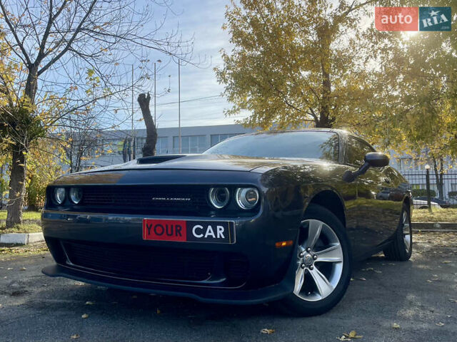 Серый Додж Челенджер, объемом двигателя 3.6 л и пробегом 125 тыс. км за 17999 $, фото 1 на Automoto.ua